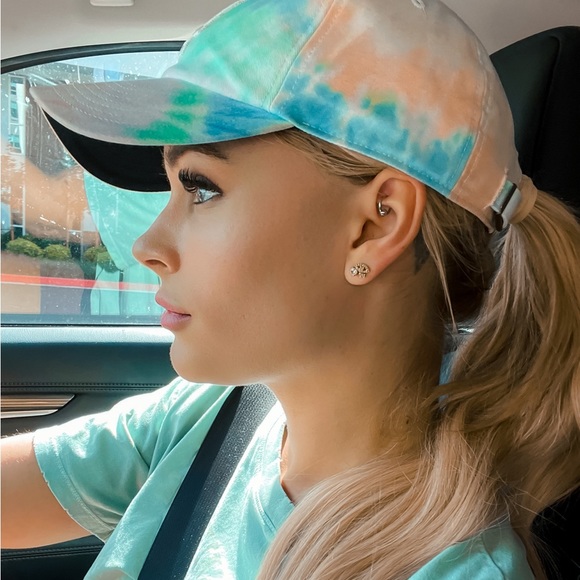 🦋✨ Meet Your Seller! • Top Rated Seller! 🦋✨ - Picture 4 of 13